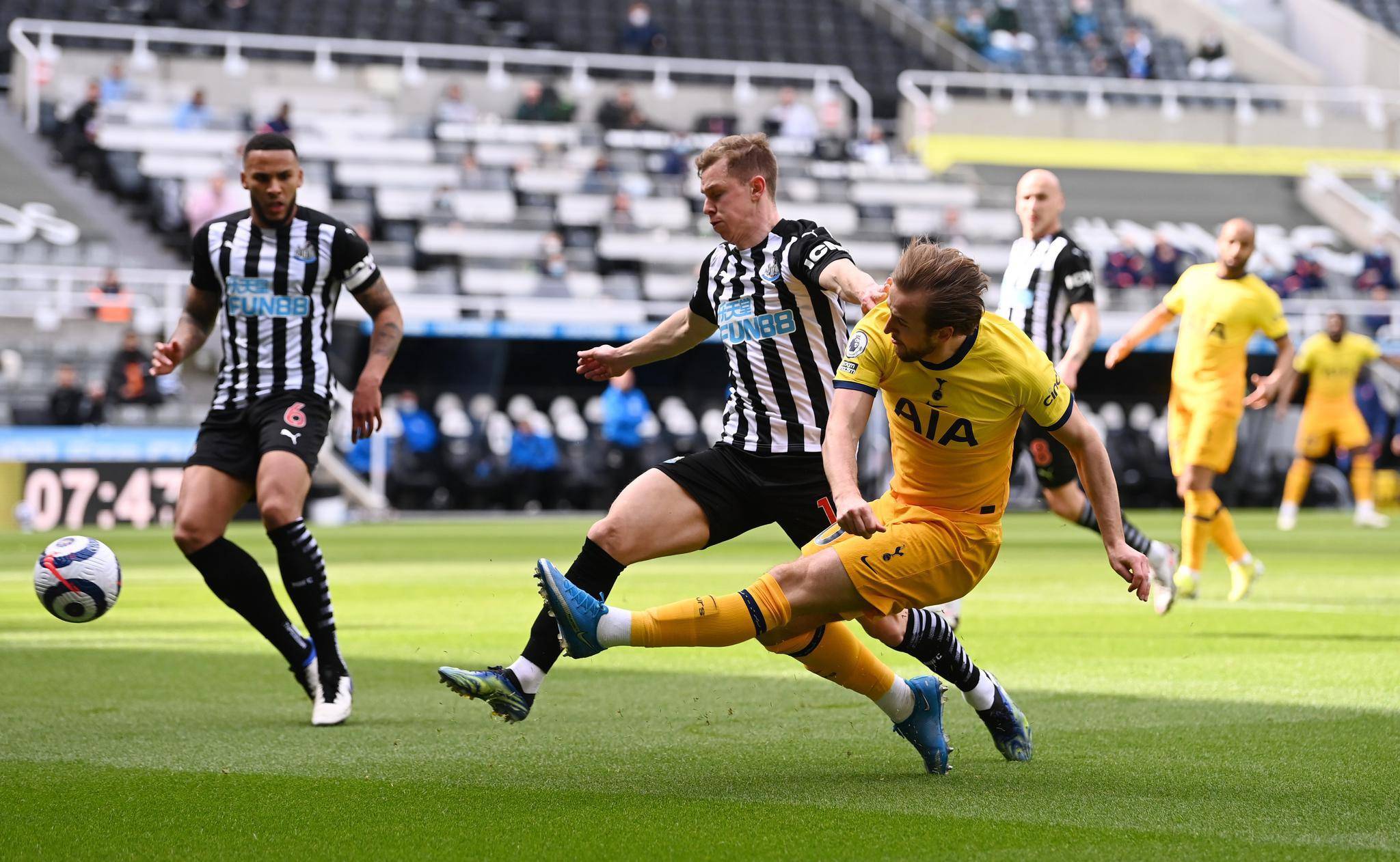 是与队友配 是与队友配